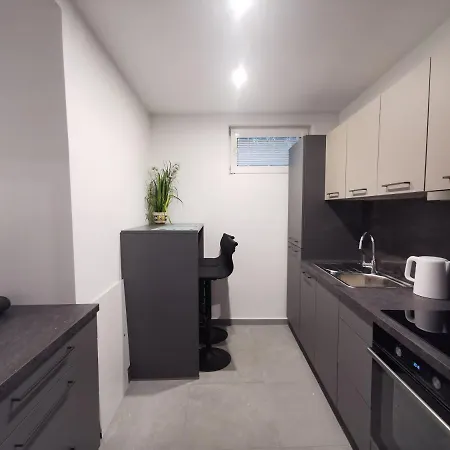 Una Apartment * Μπλεντ